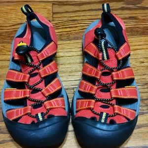 Keen waterproof womens hiking sandals size 8